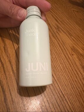 JUNI Juniper Biome Cleanser by Junk Theory - Pale Mint Bottle